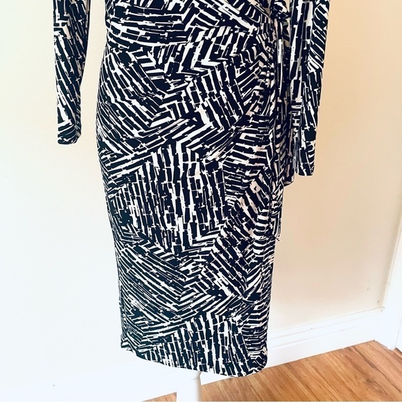 Ralph Lauren Striped Wrap-Around Dress โ Size 8 โ White & Black โ Stretchy - Picture 5 of 13